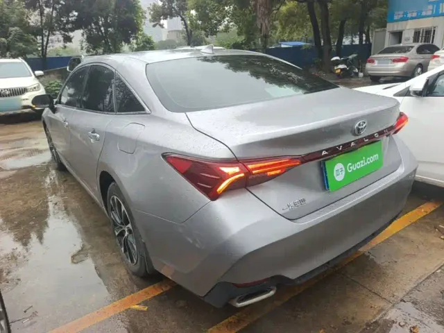 Toyota Avalon — Фото автомобиля 4