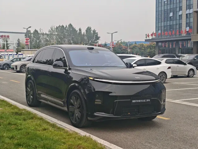 Li Auto Li L8 — Фото автомобиля 3
