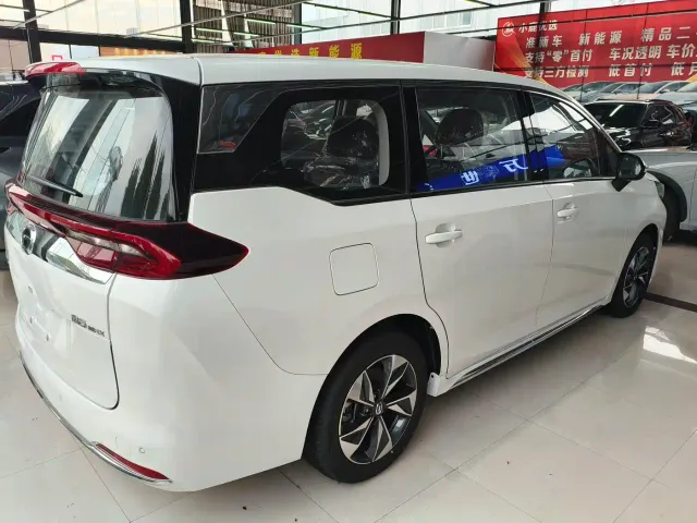 GAC Trumpchi M6 — Фото автомобиля 8