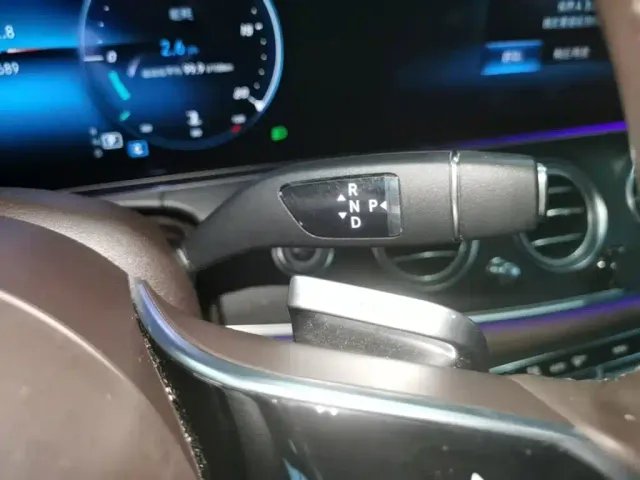 Mercedes-Benz E-Class — Фото автомобиля 13