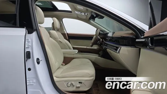 Hyundai Grandeur GN7 — Фото автомобиля 16