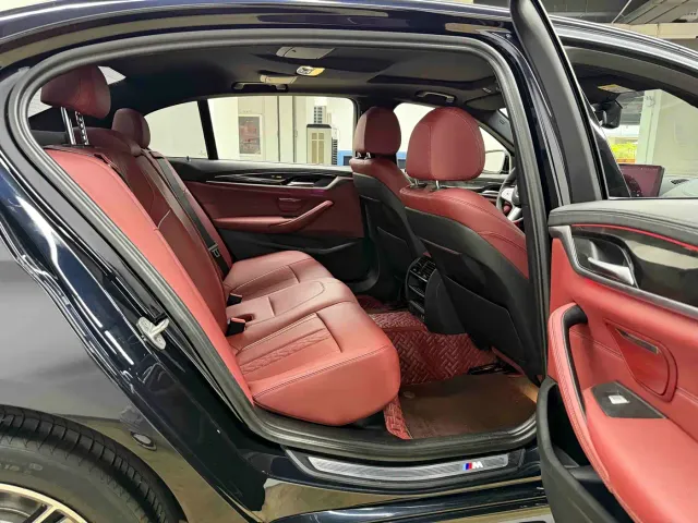 BMW 5 Series — Фото автомобиля 23