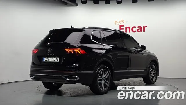 Volkswagen Tiguan — Фото автомобиля 2