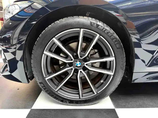 BMW 3 Series — Фото автомобиля 5