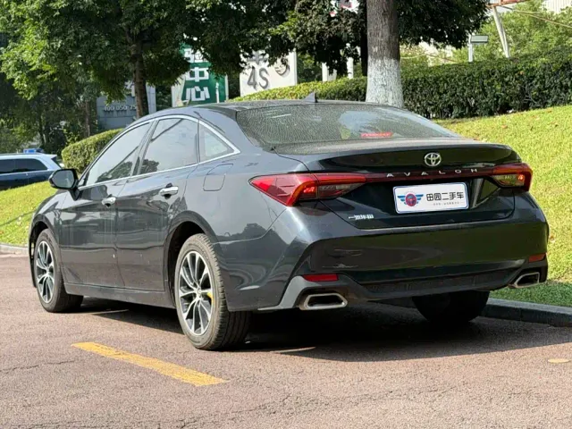 Toyota Avalon — Фото автомобиля 4
