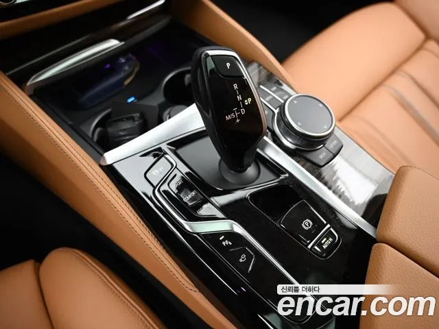 BMW 5 Series G30 — Фото автомобиля 9