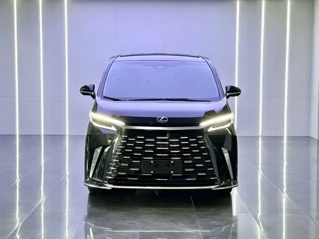 Lexus LM — Фото автомобиля 2