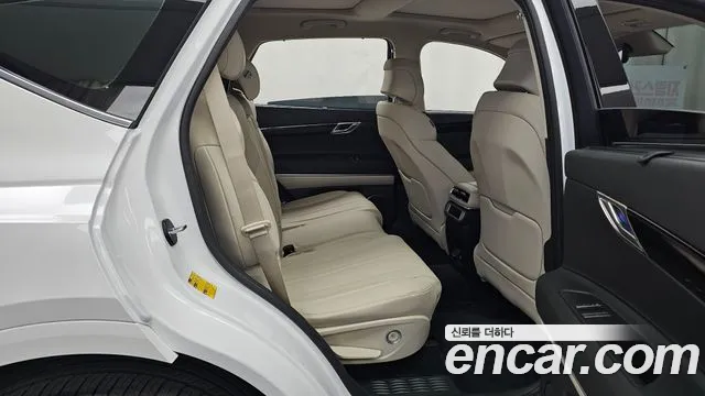 Genesis GV80 — Фото автомобиля 17
