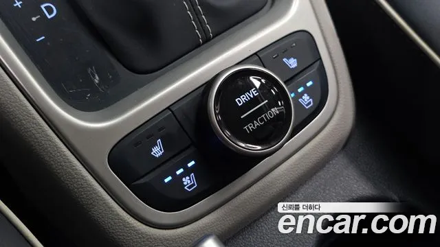 Hyundai Venue — Фото автомобиля 27