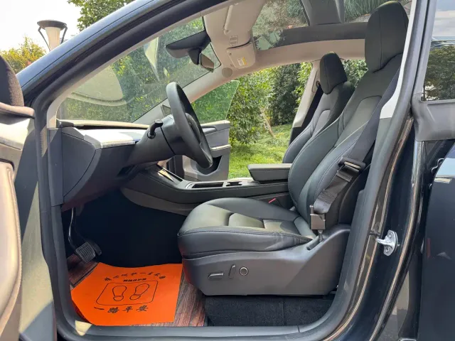 Tesla Model Y — Фото автомобиля 5