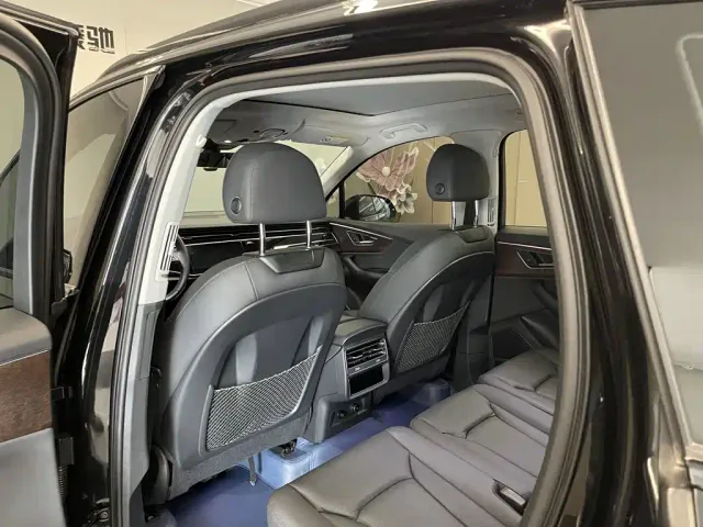Audi Q7 — Фото автомобиля 27