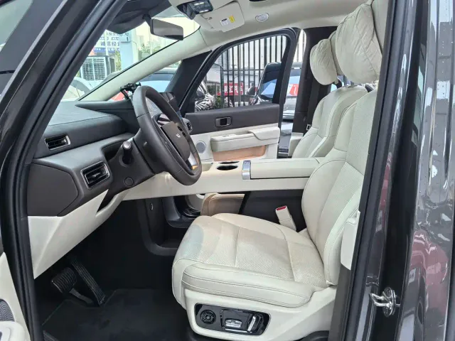 Li Auto MEGA — Фото автомобиля 5