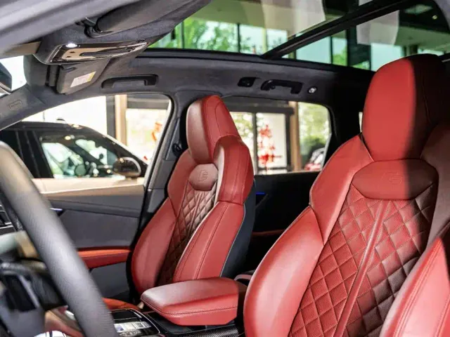 Audi SQ7 — Фото автомобиля 8