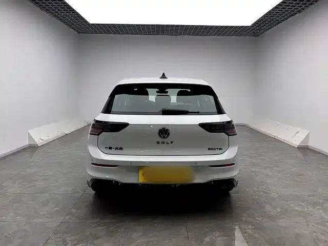 Volkswagen Golf — Фото автомобиля 5