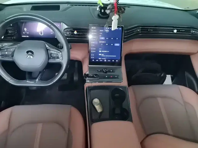Nio EC6 — Фото автомобиля 9