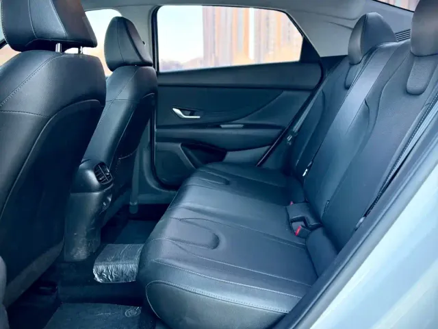 Hyundai Elantra — Фото автомобиля 11