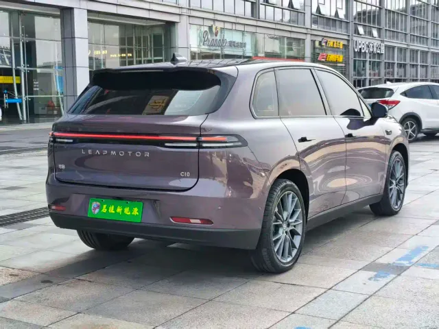Leapmotor C10 — Фото автомобиля 14