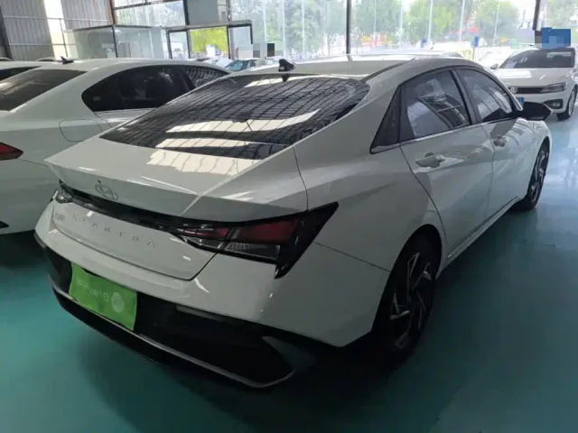 Hyundai Elantra — Фото автомобиля 6