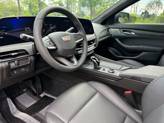 Cadillac CT5 — Фото автомобиля 5