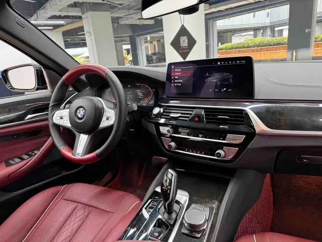 BMW 5 Series — Фото автомобиля 25
