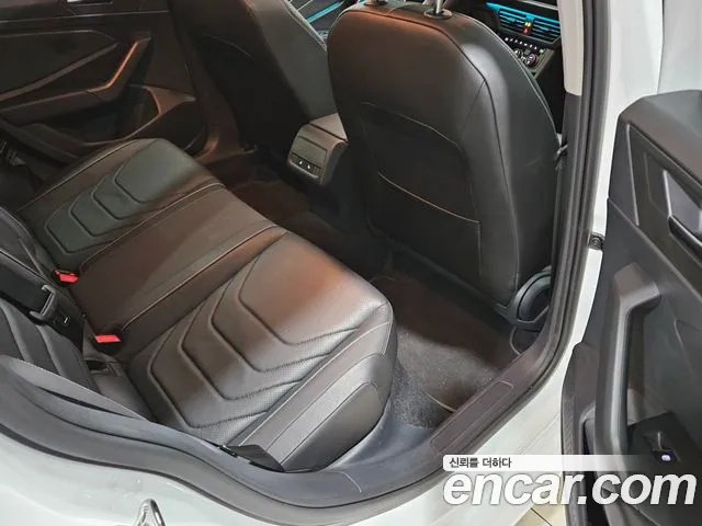 Volkswagen Jetta — Фото автомобиля 12