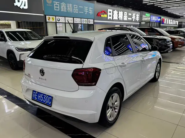Volkswagen Polo — Фото автомобиля 4