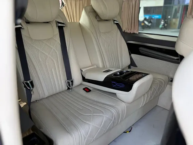 Toyota HIACE — Фото автомобиля 15