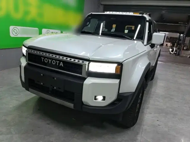 Фотография автомобиля — Toyota Prado
