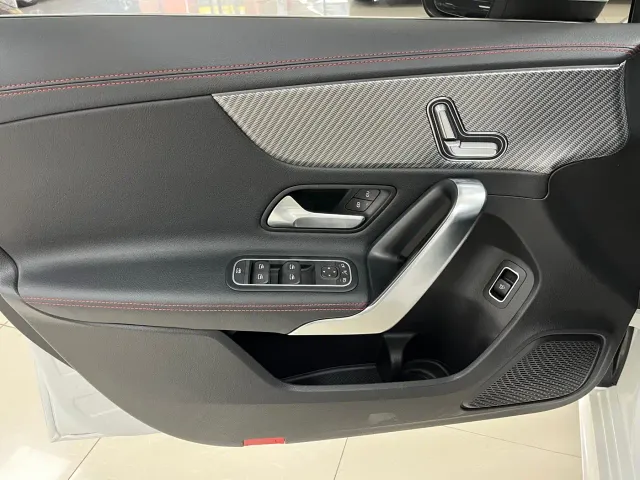 Mercedes-Benz A-Class — Фото автомобиля 5