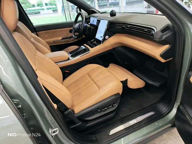 Nio ES8 — Фото автомобиля 13