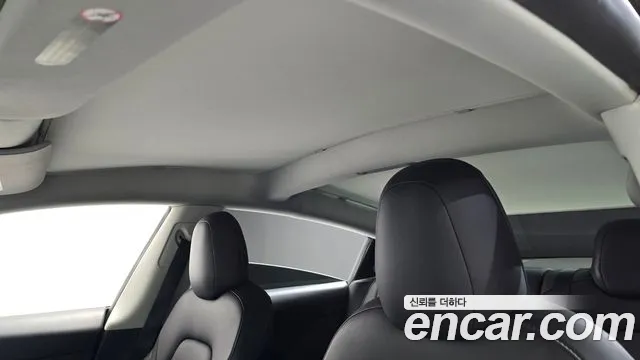 Tesla Model 3 — Фото автомобиля 16