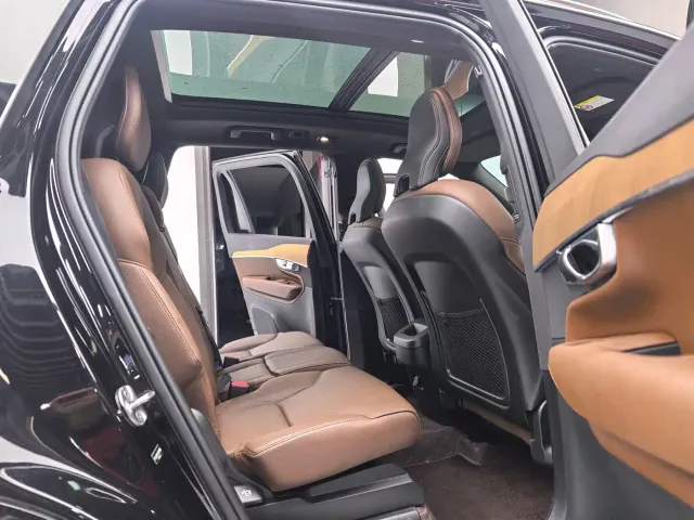 Volvo XC90 — Фото автомобиля 8