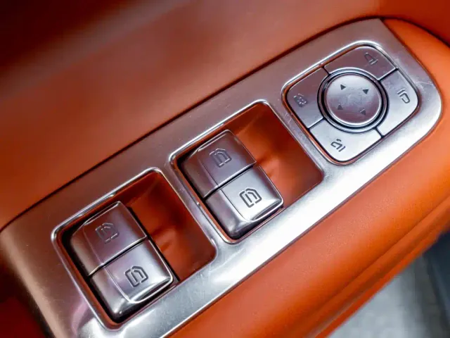 Li Auto L9 — Фото автомобиля 23