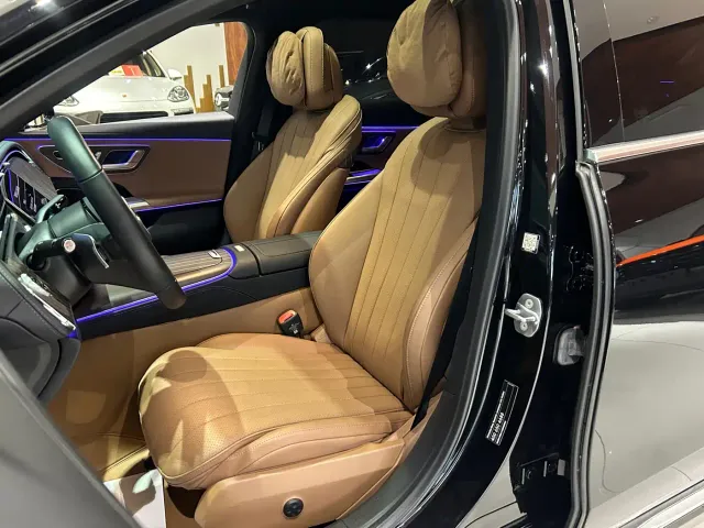 Mercedes-Benz E-Class — Фото автомобиля 12