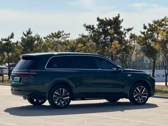 Li Auto L9 — Фото автомобиля 18