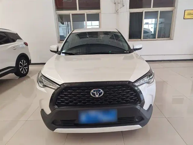 Toyota Corolla Cross — Фото автомобиля 2