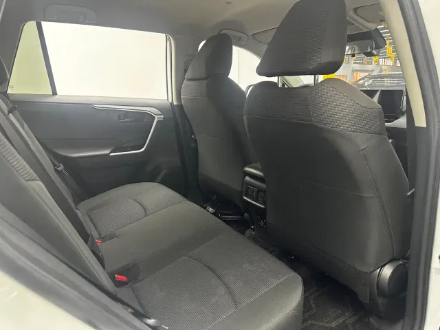 Toyota RAV4 — Фото автомобиля 10