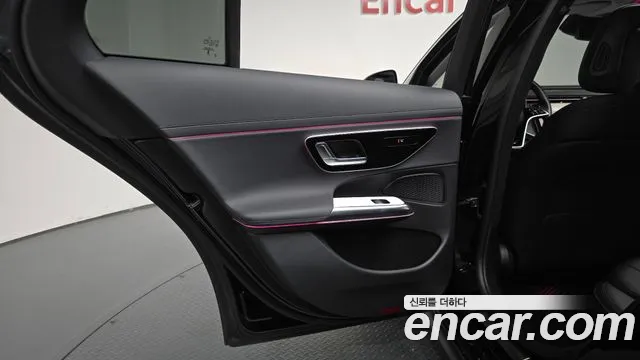 Mercedes-Benz E-Class — Фото автомобиля 14