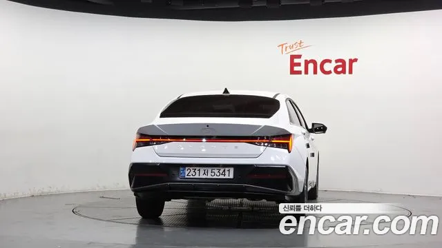 Hyundai Avante CN7 — Фото автомобиля 4
