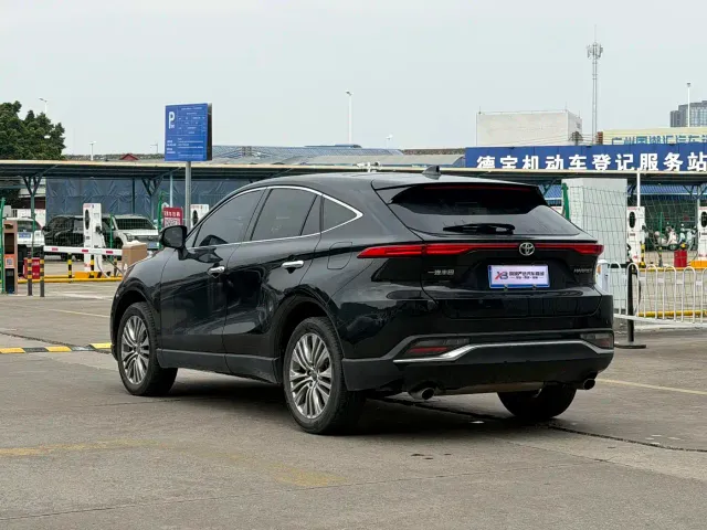 Toyota Harrier — Фото автомобиля 18