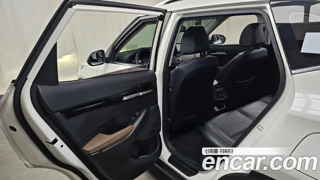Kia Seltos Seltos Бензин 1.6 Turbo 4WD — Фото автомобиля 12