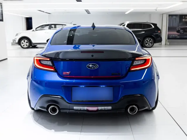 Subaru BRZ — Фото автомобиля 5