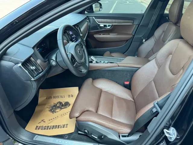 Volvo S90 — Фото автомобиля 9