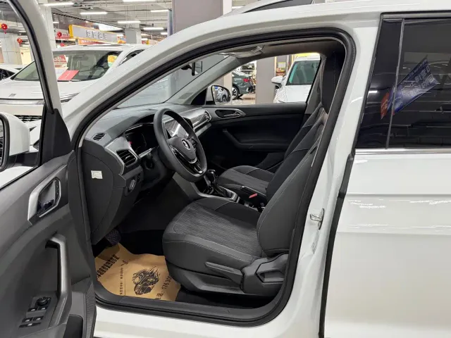 Volkswagen T-Cross — Фото автомобиля 10