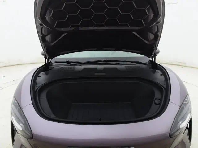 Xiaomi SU7 — Фото автомобиля 10