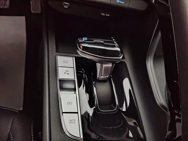 Hyundai Elantra — Фото автомобиля 14