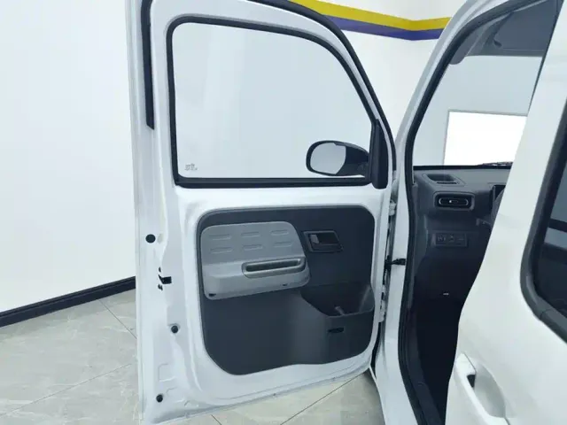 Wuling Zhiguang NEV — Фото автомобиля 7