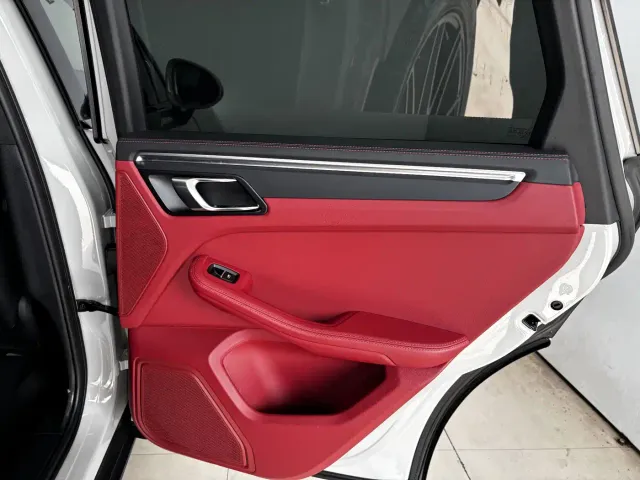 Porsche Macan — Фото автомобиля 24