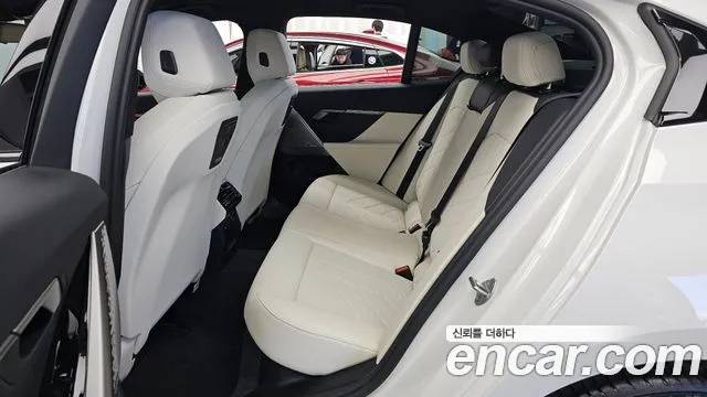 BMW 5 Series G60 — Фото автомобиля 16
