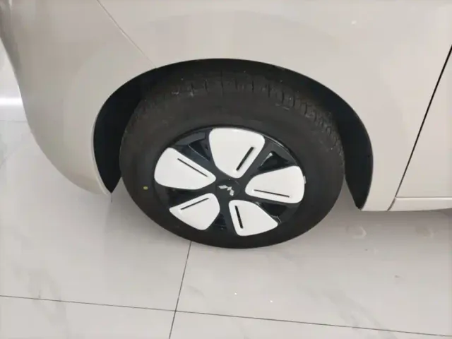 Wuling Hongguang Mini EV — Фото автомобиля 22